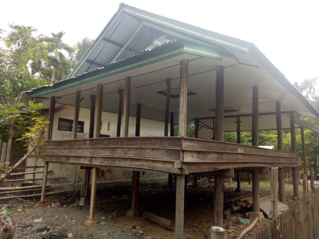 Gambar Balai Dusun Rambong di Jalan Padat Karya